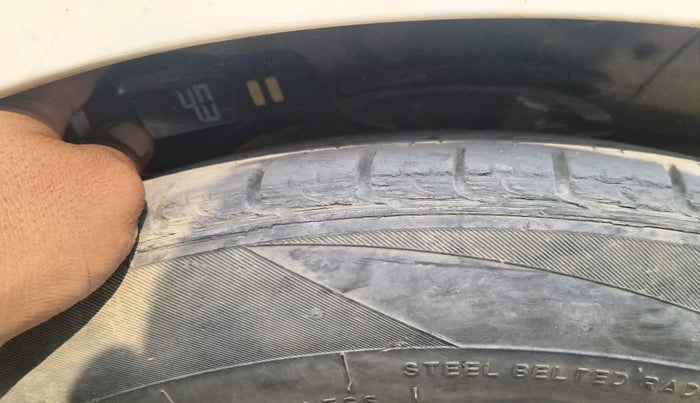 2015 Hyundai Eon ERA +, Petrol, Manual, 55,229 km, tyre