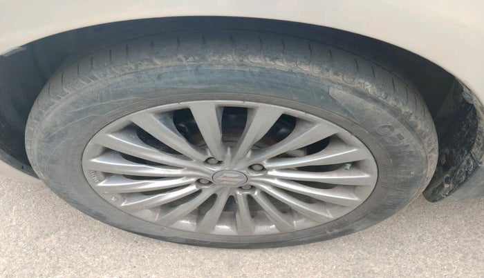 2016 Maruti Ciaz ZDI+ SHVS, Diesel, Manual, 79,273 km, tyre