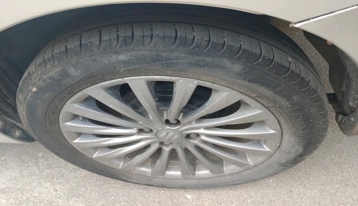 2016 Maruti Ciaz ZDI+ SHVS, Diesel, Manual, 79,273 km, tyre