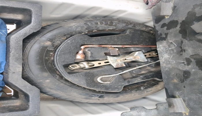 2016 Maruti Ciaz ZDI+ SHVS, Diesel, Manual, 79,273 km, tyre