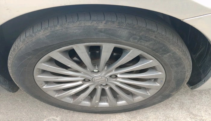 2016 Maruti Ciaz ZDI+ SHVS, Diesel, Manual, 79,273 km, tyre