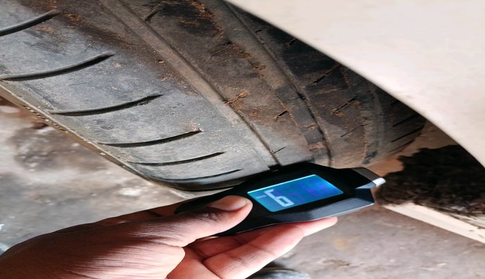 2014 Maruti Wagon R Stingray VXI, Petrol, Manual, 61,256 km, tyre