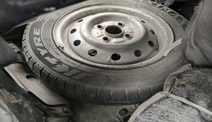 2010 Maruti Wagon R 1.0 LXI, Petrol, Manual, 1,83,164 km, tyre