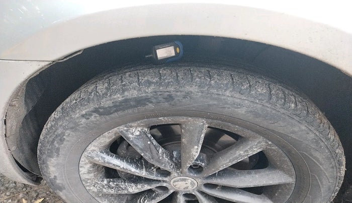 2014 Skoda Octavia ELEGANCE 2.0 TDI AT, Diesel, Automatic, 1,45,794 km, tyre