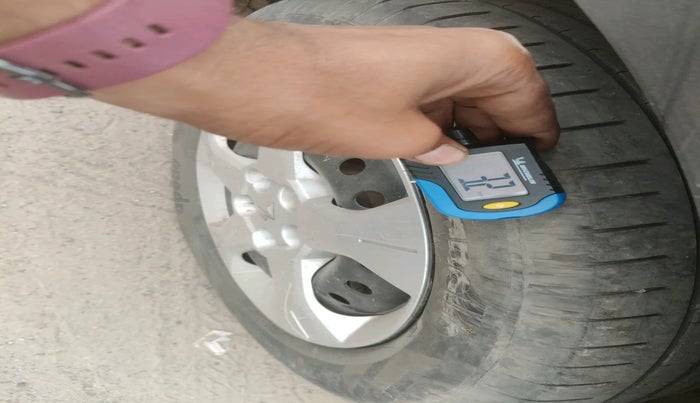 2023 Mahindra XUV300 W6 1.5 Sunroof Diesel, Diesel, Manual, 51,174 km, tyre