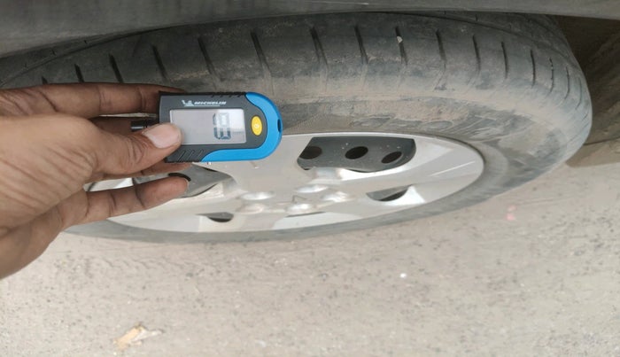 2023 Mahindra XUV300 W6 1.5 Sunroof Diesel, Diesel, Manual, 51,174 km, tyre