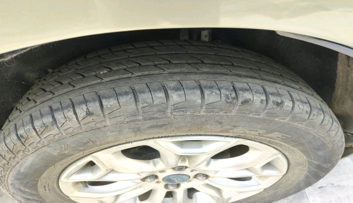 2014 Ford Ecosport TITANIUM 1.5L DIESEL, Diesel, Manual, 2,05,504 km, tyre