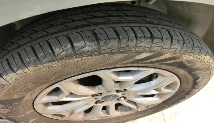 2014 Ford Ecosport TITANIUM 1.5L DIESEL, Diesel, Manual, 2,05,504 km, tyre