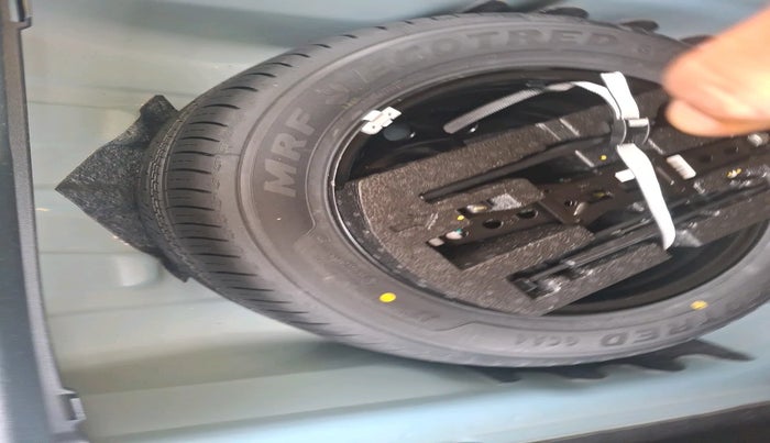 2023 Skoda SLAVIA Ambition 1.5L TSI, Petrol, Manual, 36,012 km, tyre