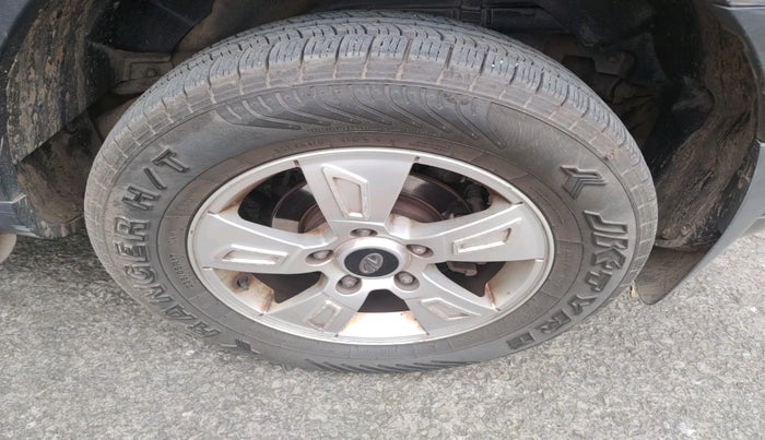 2014 Mahindra XUV500 W8, Diesel, Manual, 1,81,502 km, tyre