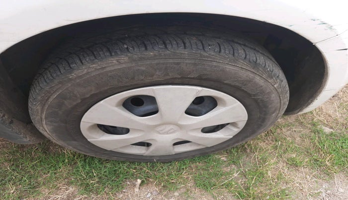 2013 Maruti Ritz VXI, Petrol, Manual, 55,097 km, tyre