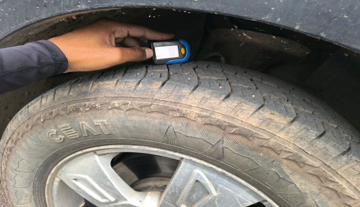 2014 Mahindra XUV500 W8, Diesel, Manual, 1,47,838 km, tyre