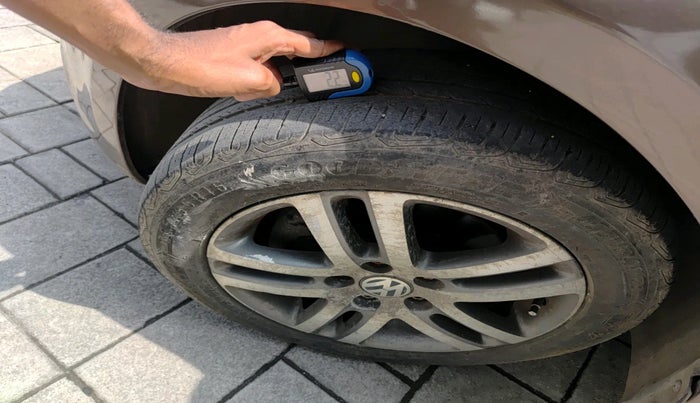 2014 Volkswagen Jetta HIGHLINE TDI AT, Diesel, Automatic, 1,46,559 km, tyre