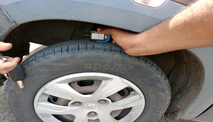 2016 Renault Kwid RXT 0.8, Petrol, Manual, 60,940 km, tyre