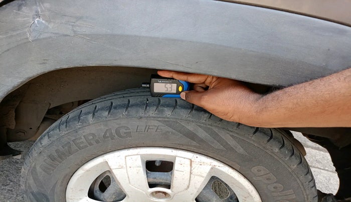 2016 Renault Kwid RXT 0.8, Petrol, Manual, 60,940 km, tyre