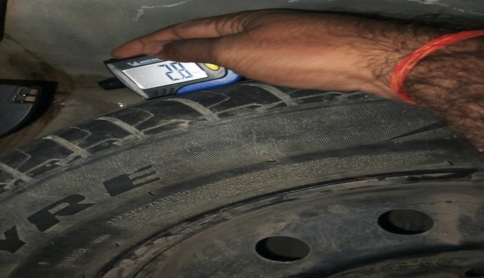 2021 Maruti Swift VXI, Petrol, Manual, 54,107 km, tyre