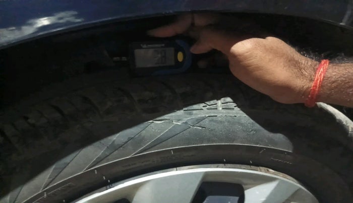 2021 Maruti Swift VXI, Petrol, Manual, 54,107 km, tyre