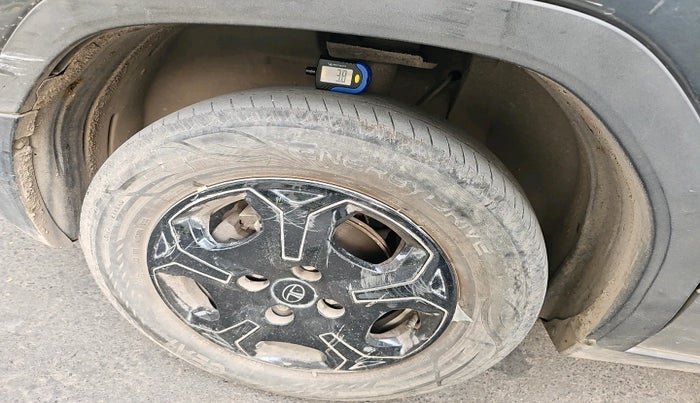 2024 Tata PUNCH ACCOMPLISHED MT CNG, Petrol, Manual, 90,000 km, tyre