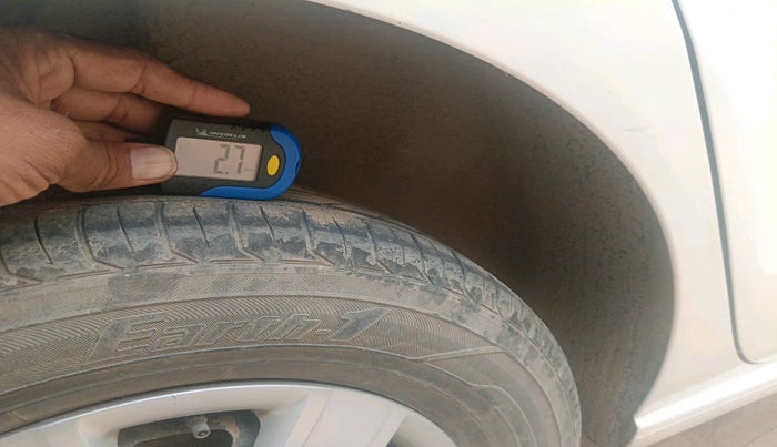 2011 Volkswagen Vento TRENDLINE 1.6, Petrol, Manual, 83,866 km, tyre