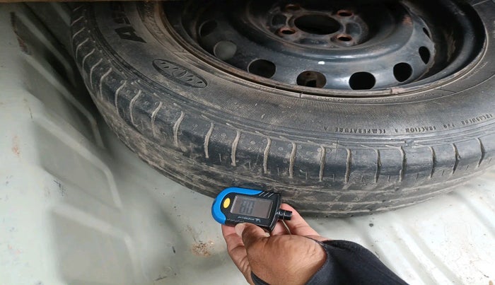 2011 Nissan Sunny XL, Petrol, Manual, 86,881 km, tyre