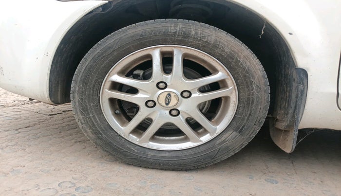 2011 Ford Fiesta SXI 1.6 PETROL, Petrol, Manual, 61,478 km, tyre