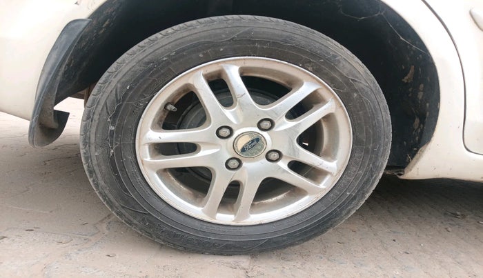 2011 Ford Fiesta SXI 1.6 PETROL, Petrol, Manual, 61,478 km, tyre