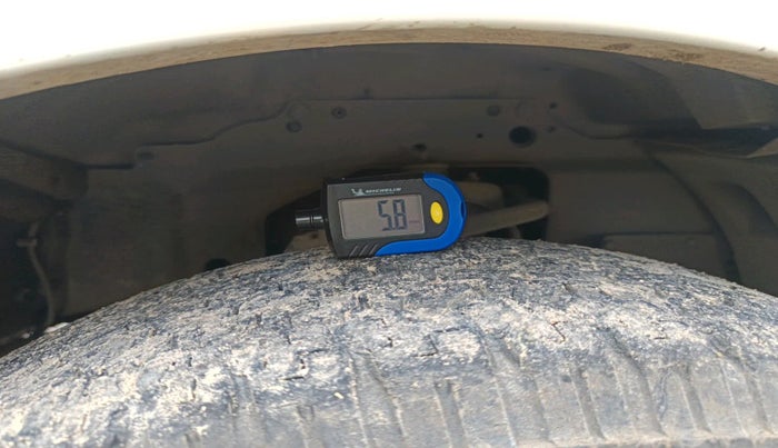 2013 Tata Safari Storme 2.2 LX 4X2, Diesel, Manual, 1,11,775 km, tyre