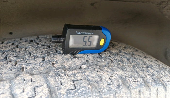 2013 Tata Safari Storme 2.2 LX 4X2, Diesel, Manual, 1,11,775 km, tyre