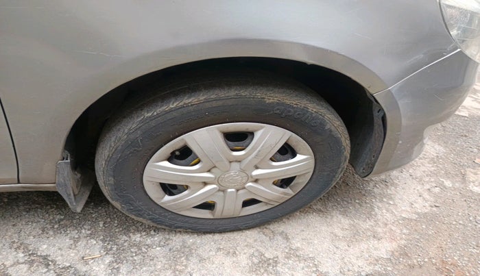 2010 Skoda Fabia CLASSIC 1.2 MPI, Petrol, Manual, 1,06,660 km, tyre