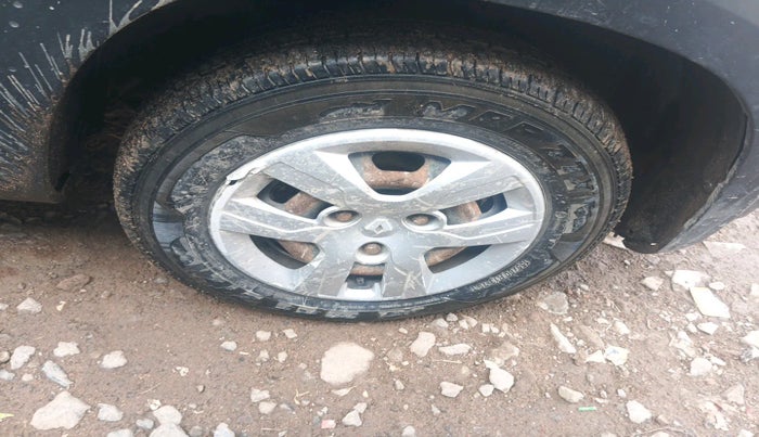 2017 Renault Kwid RXT 1.0 AMT, Petrol, Automatic, 67,960 km, tyre