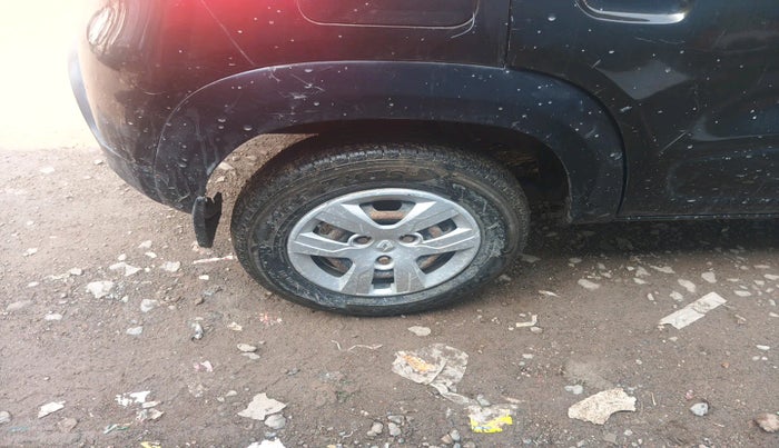 2017 Renault Kwid RXT 1.0 AMT, Petrol, Automatic, 67,960 km, tyre