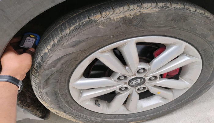 2016 Hyundai Creta SX PLUS 1.6 PETROL, Petrol, Manual, 82,381 km, tyre