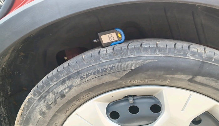 2022 Mahindra XUV300 W6 1.5 DIESEL AMT, Diesel, Automatic, 15,718 km, tyre