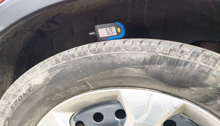 2022 Mahindra XUV300 W6 1.5 DIESEL AMT, Diesel, Automatic, 15,718 km, tyre