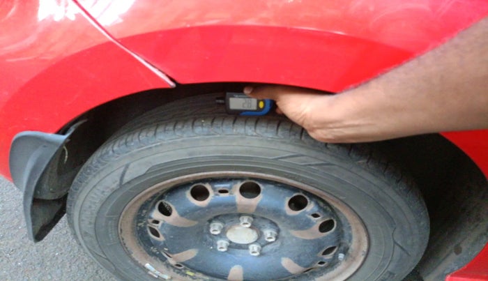 2012 Volkswagen Polo COMFORTLINE 1.2L, Diesel, Manual, 1,14,733 km, tyre