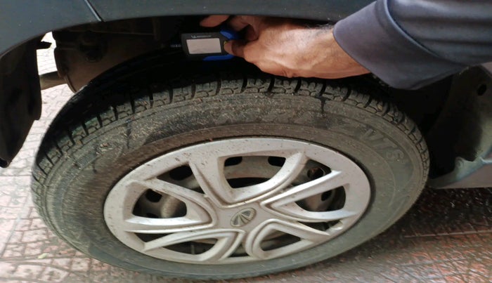 2017 Mahindra Kuv100 K4 6 STR, Petrol, Manual, 13,711 km, tyre