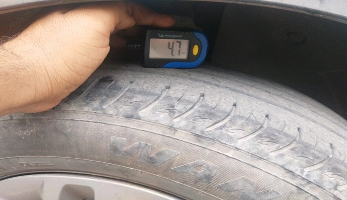 2022 KIA CARENS PREMIUM 1.4 PETROL 7 STR, Petrol, Manual, 43,656 km, tyre