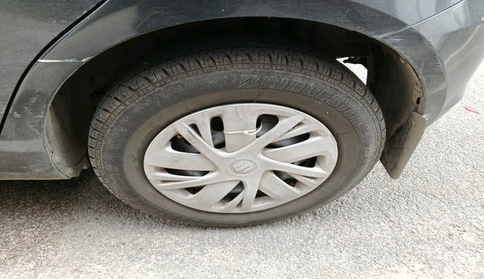 2015 Maruti Swift VXI, Petrol, Manual, 69,180 km, tyre