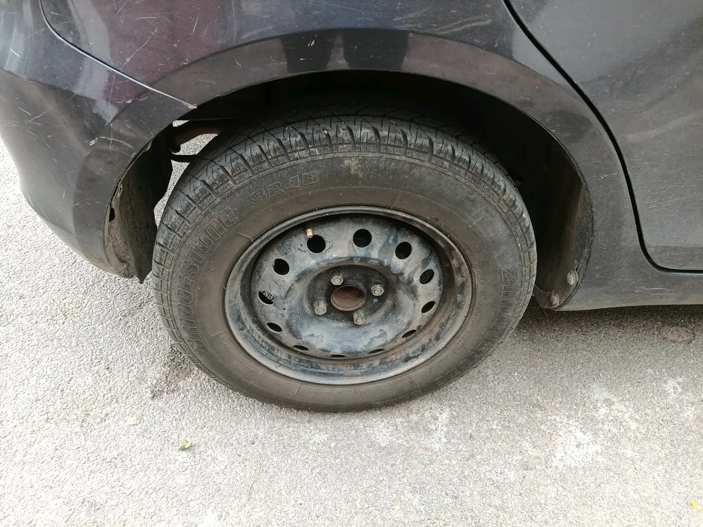 2015 Maruti Swift VXI, Petrol, Manual, 69,180 km, tyre