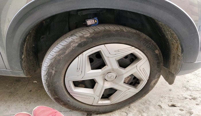 2023 Tata NEXON PURE 1.2 PETROL, Petrol, Manual, 9,776 km, tyre