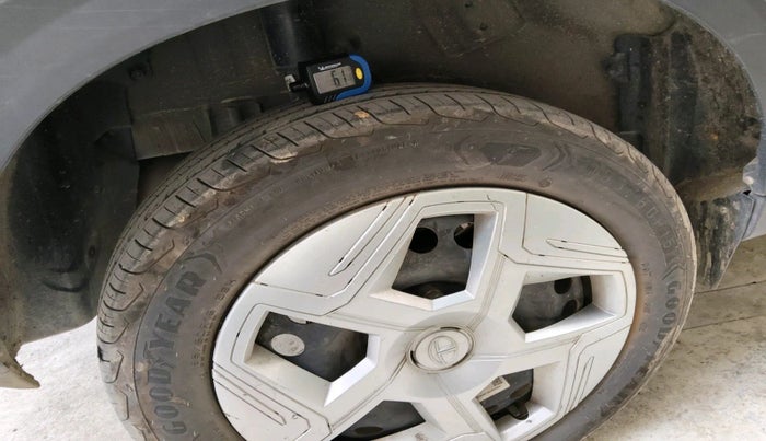 2023 Tata NEXON PURE 1.2 PETROL, Petrol, Manual, 9,776 km, tyre