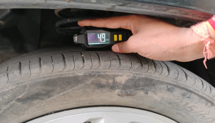 2018 Maruti Vitara Brezza VDI, Diesel, Manual, 1,17,178 km, tyre