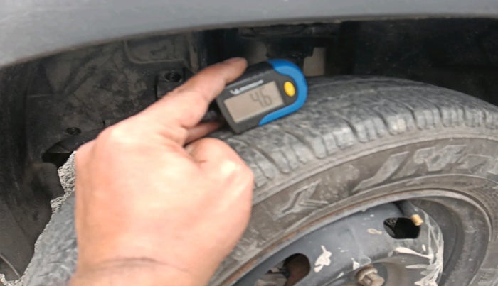 2017 Renault Kwid RXT 1.0, Petrol, Manual, 43,074 km, tyre