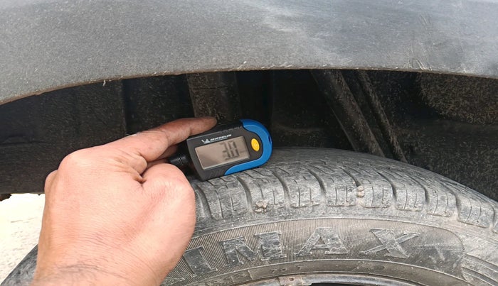 2017 Renault Kwid RXT 1.0, Petrol, Manual, 43,074 km, tyre