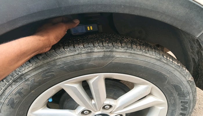 2017 Hyundai Creta SX PLUS 1.6 DIESEL, Diesel, Manual, 1,75,377 km, tyre