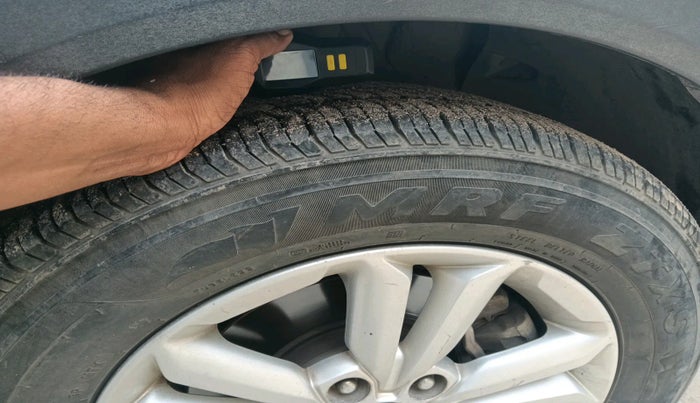 2017 Hyundai Creta SX PLUS 1.6 DIESEL, Diesel, Manual, 1,75,377 km, tyre