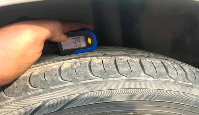 2016 Maruti Ciaz VDI+ SHVS, Diesel, Manual, 1,10,326 km, tyre