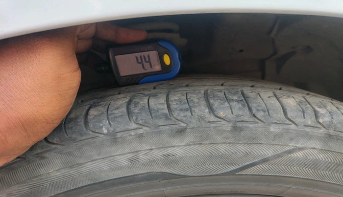 2016 Maruti Ciaz VDI+ SHVS, Diesel, Manual, 1,10,326 km, tyre