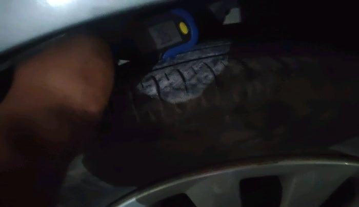 2015 Maruti Celerio VXI AMT, Petrol, Automatic, 1,54,038 km, tyre