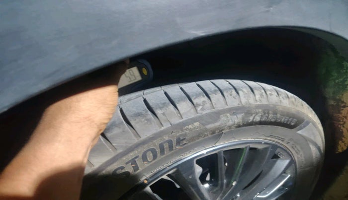 2021 Maruti XL6 ZETA MT, Petrol, Manual, 1,44,439 km, tyre